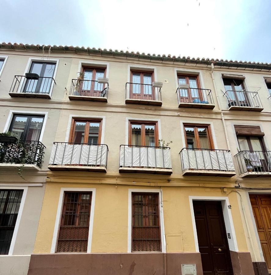 Encantador apartamento con patio Málaga Exterior foto