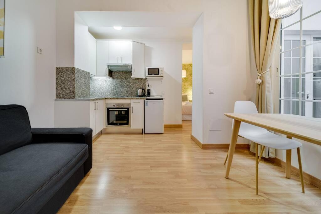 Encantador apartamento con patio Málaga Exterior foto